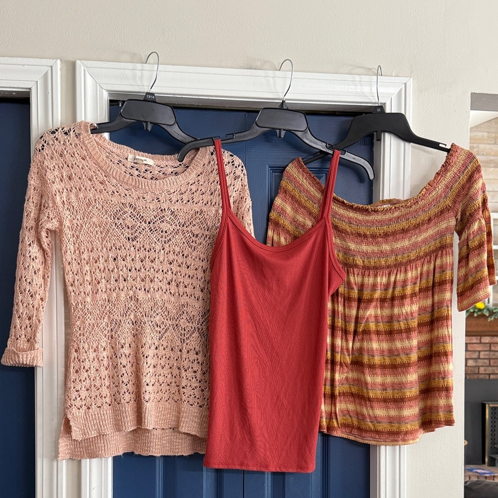 Pink Rose, Rewind, No Boundaries Sweater Tank Top Bundle Size M